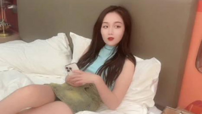 Lolita Club. My boyfriend is not available and calls his male bestie to accompany me and ejaculate without a condom - Meijiang