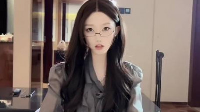 Sweetheart Vlog. The conspiracy of the black silk secretary-Igawa Rino