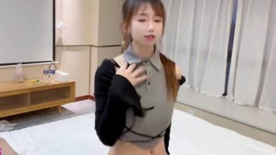 Sweet Heart Vlog. Sexy school girl&#039;s birthday gift to senior-Xiao Taojiang